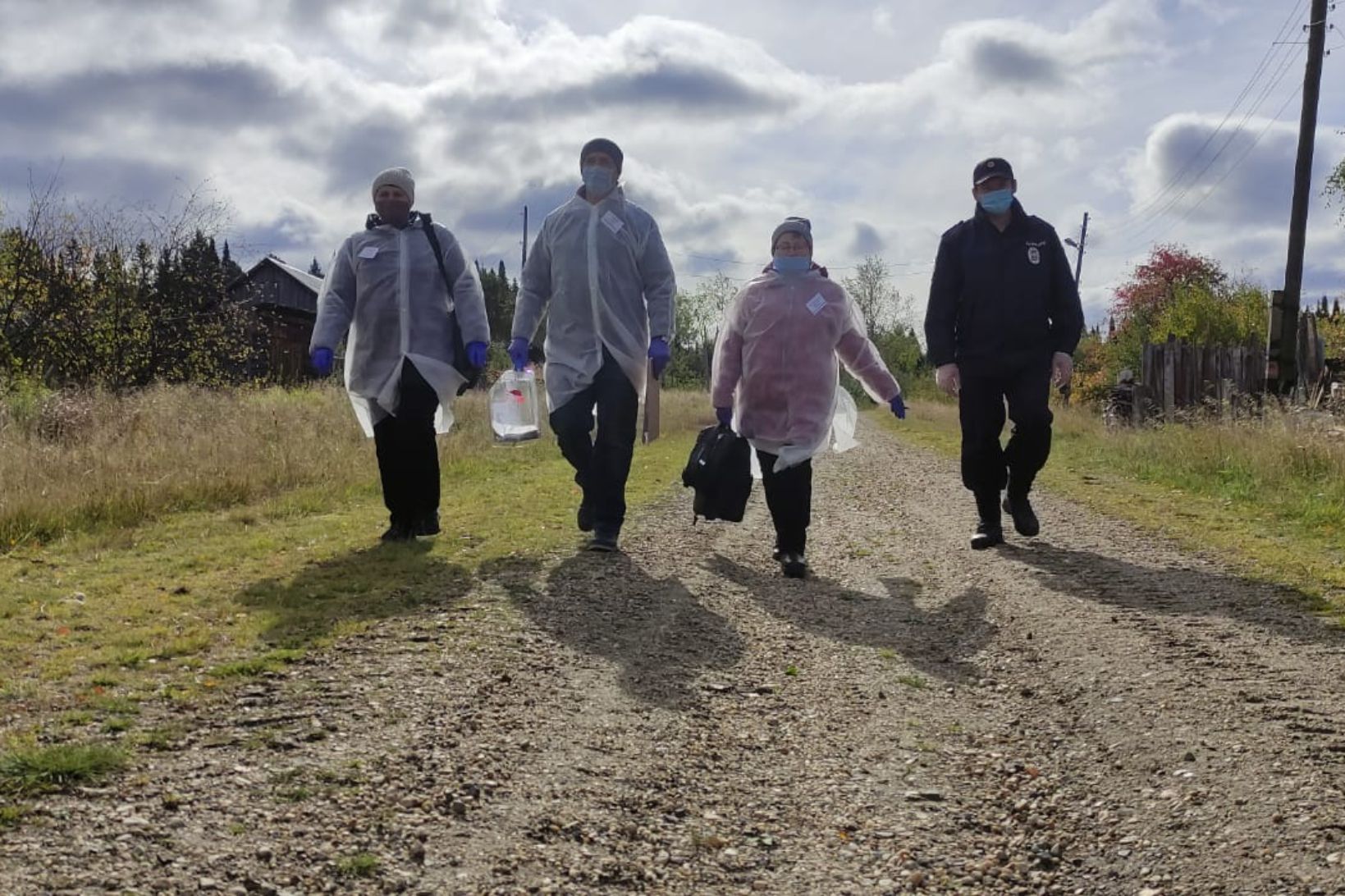 Все – на выборы! В Серовском городском округе началось голосование. На  избирательные участки поступили подарочные карты для пенсионеров |  СЕРОВСКИЙ РАБОЧИЙ – газета с вековой историей