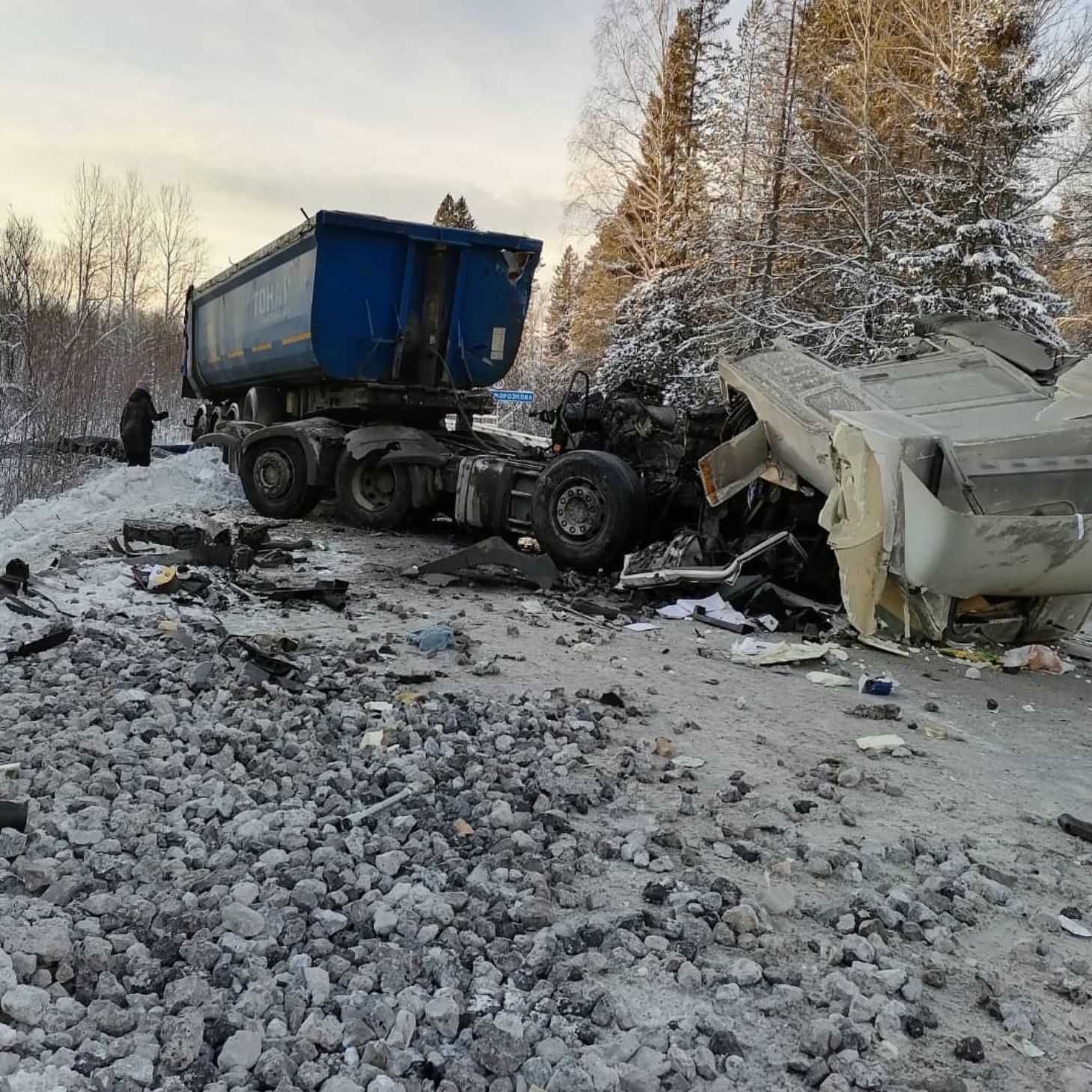 На автодороге между Серовом и Сосьвой столкнулись два грузовика |  13.12.2021 | Серов - БезФормата