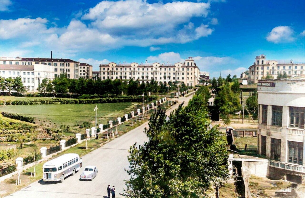 Ах как хочется вернуться в городок. Самый последний город. Город Серов 2020. День города Серов. Город Серов Свердловская область в 1973 году Трест Серовстальстрой.